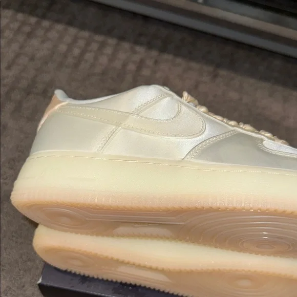 Nike WMNS Air Force 1 sneakers in Satin Color Sail-Barely Orange RARE Size 9! - Picture 13 of 16